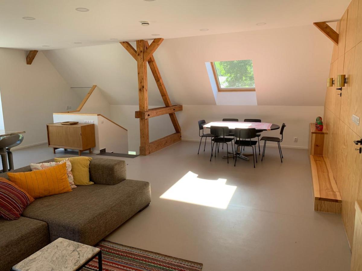 Fox Apartment Hostka  Bagian luar foto